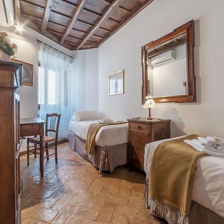 By The Charming Piazza Navona - Fromhometorome Exterior photo