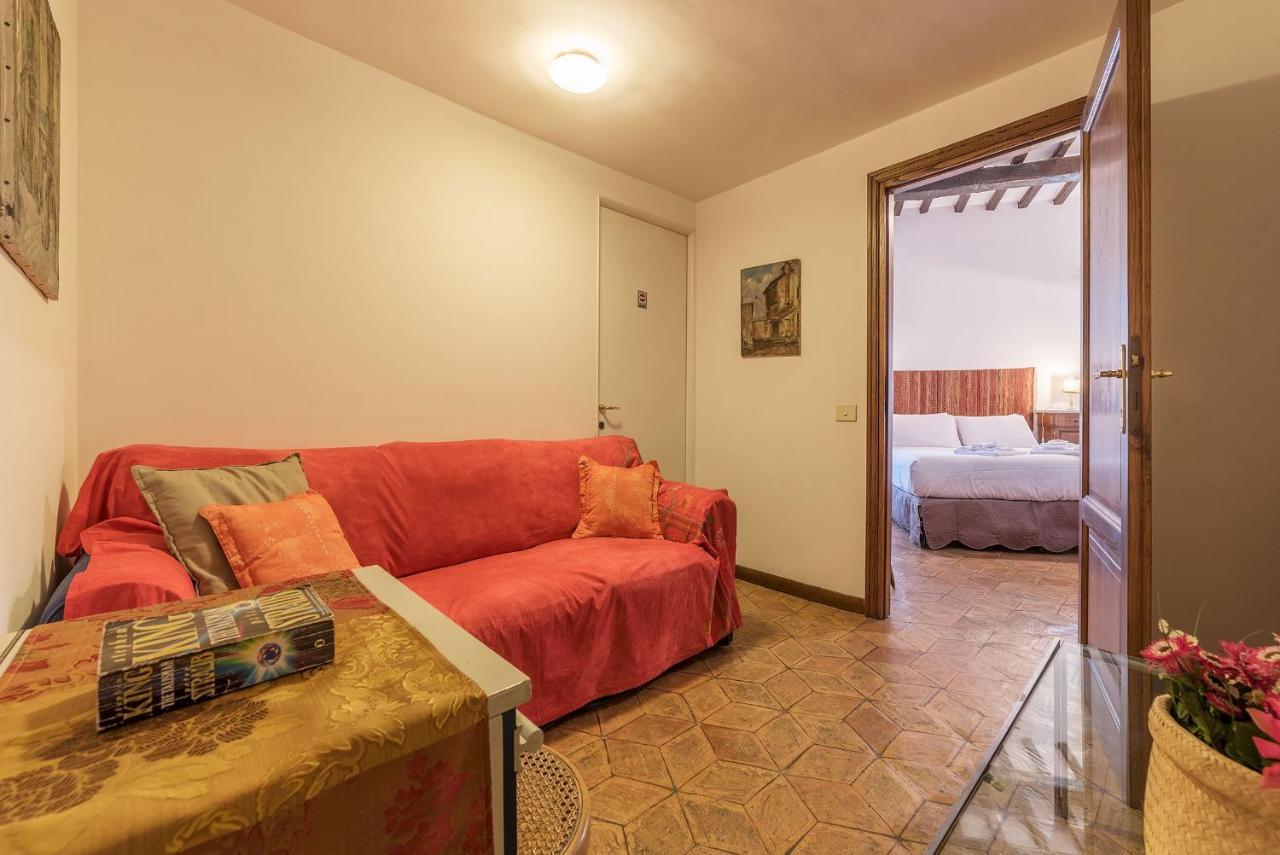 By The Charming Piazza Navona - Fromhometorome Exterior photo