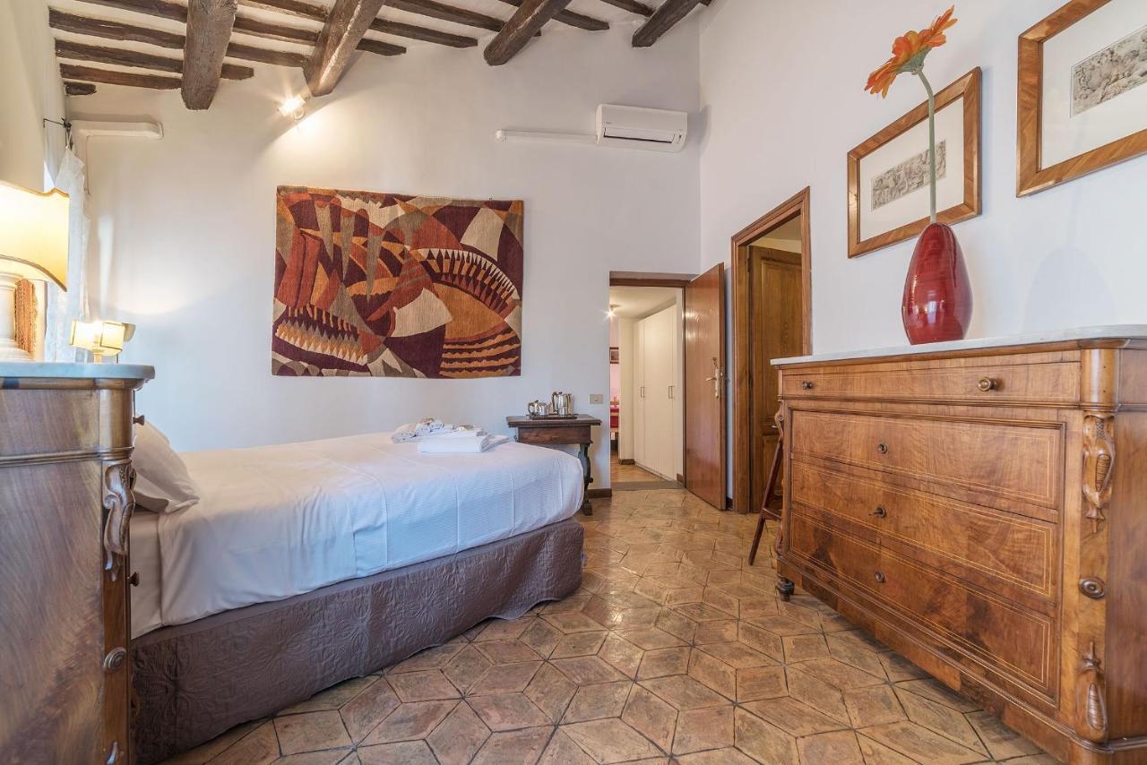 By The Charming Piazza Navona - Fromhometorome Exterior photo